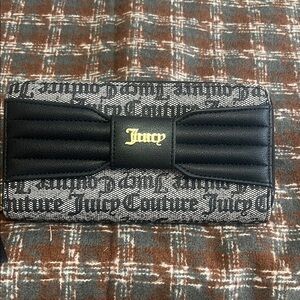 Juicy Couture Black and Gray Wallet